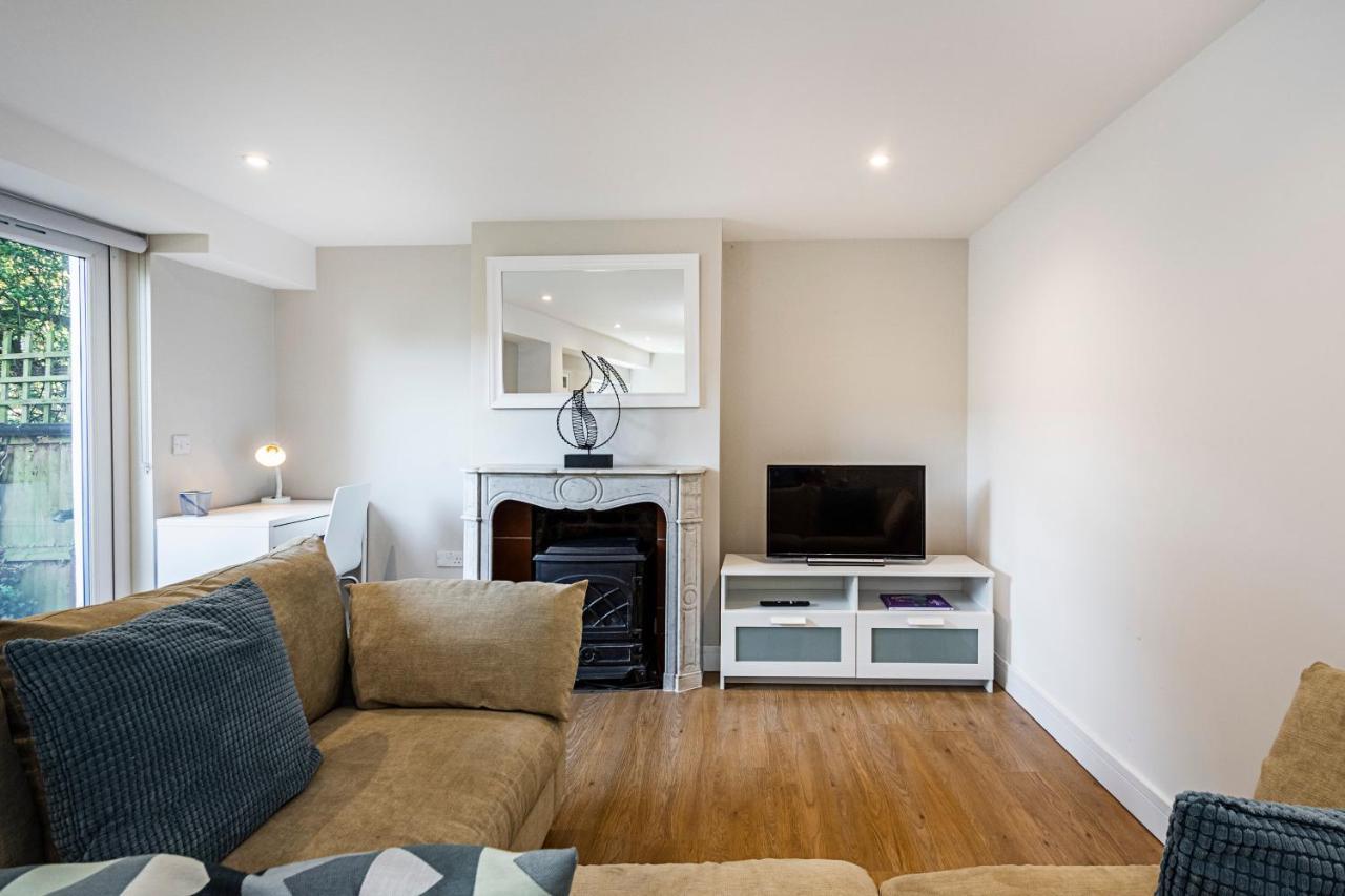 South Woodford 2 Bed En-Suite House London Kültér fotó