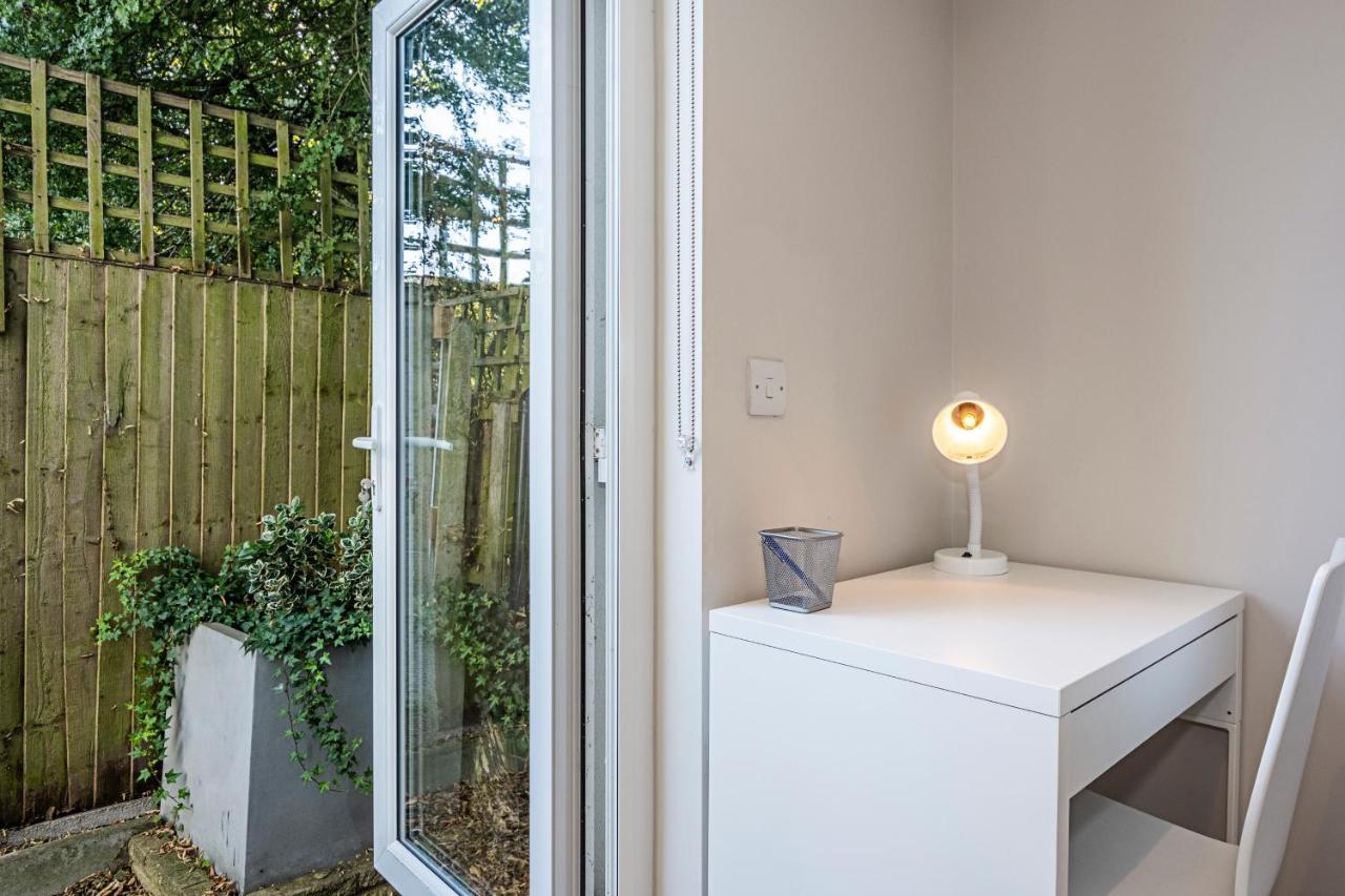 South Woodford 2 Bed En-Suite House London Kültér fotó